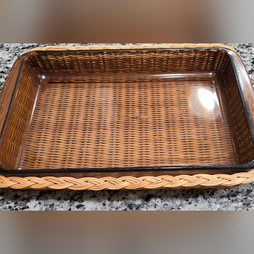 Vintage 1980's Pyrex Amber rectangular baking dish cookware wicker pot holder